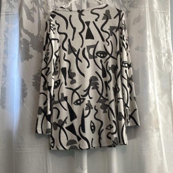 Dragon Dolcezza art sweater beautiful design size small - Picture 2 of 6